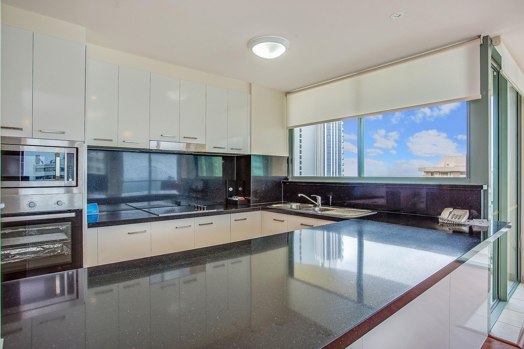 Mantra Sun City Gold Coast Exterior photo