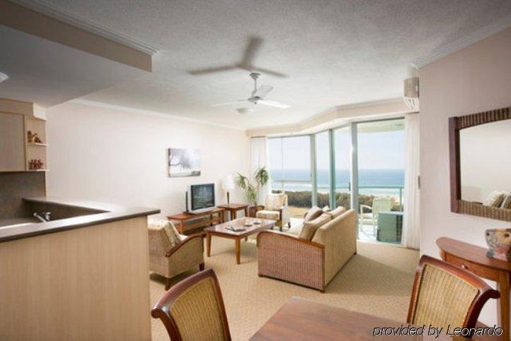 Mantra Sun City Gold Coast Room photo